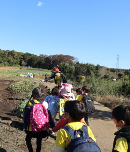 2021 遠足　芋掘り_16